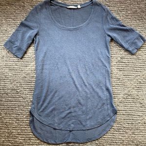Athleta scooped neck tee